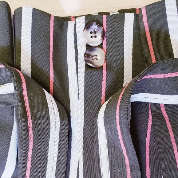 Like new S Lumiere high rise shorts - Picture 3 of 10